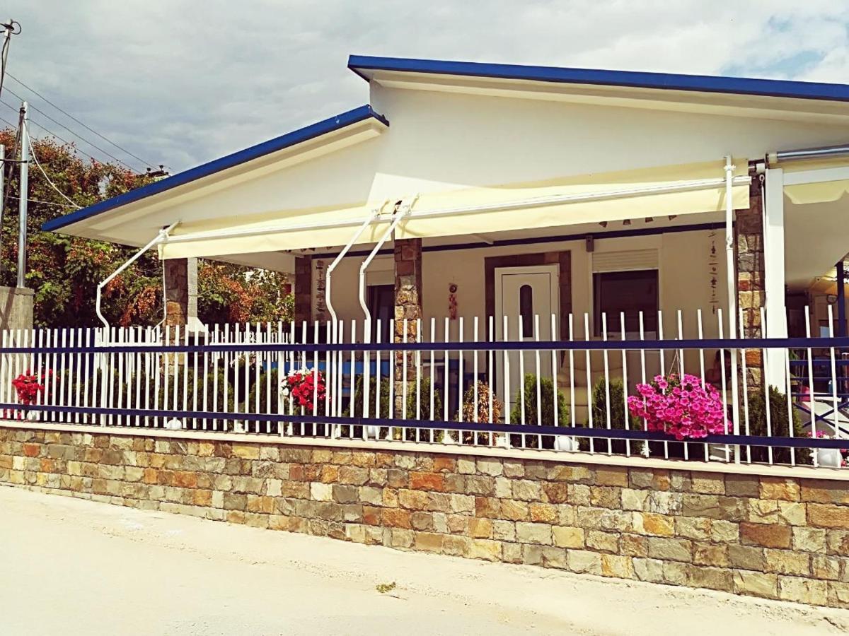 Villa Blue House Nea Kallikrateia Esterno foto